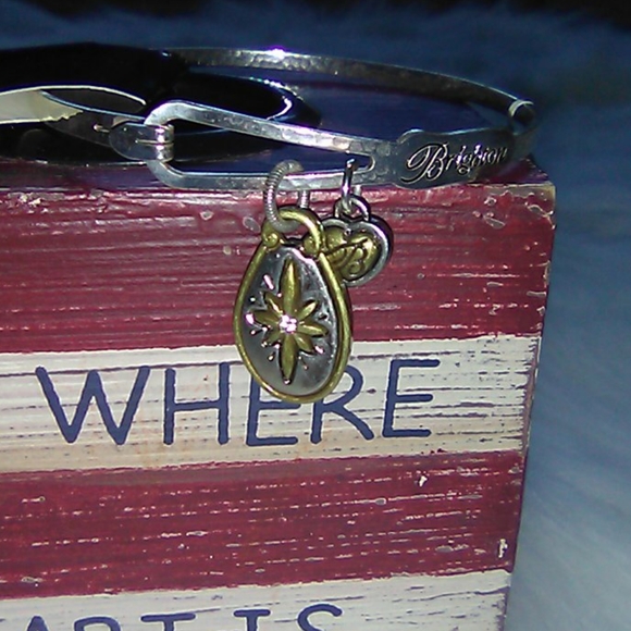 NWT/BRIGHTON BANGLE BRACELET - Picture 2 of 8